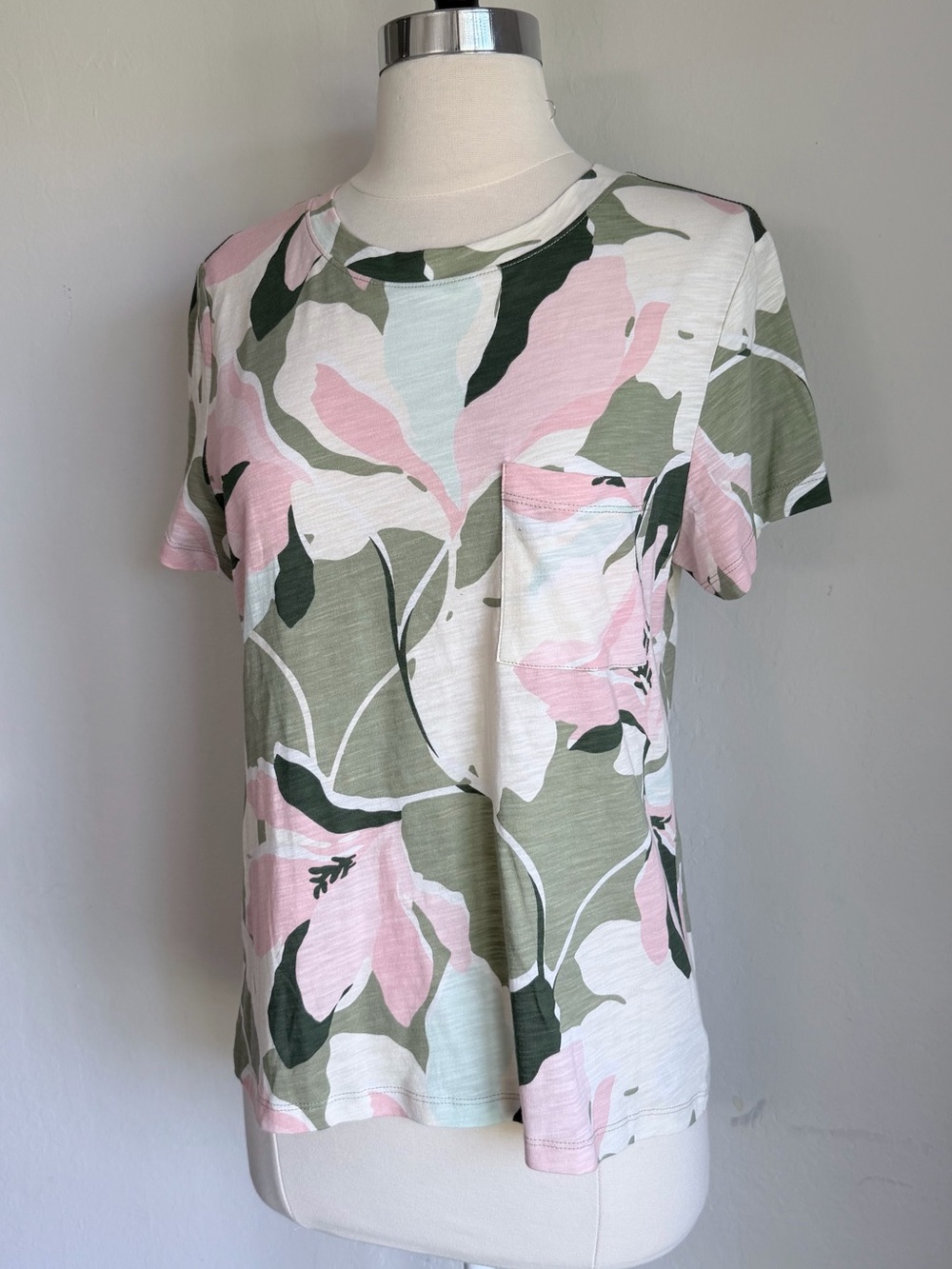 Sanctuary Cotton Blend Pink & Green Floral Slub Pocket Front Tee, Sz Medium - Picture 3 of 9